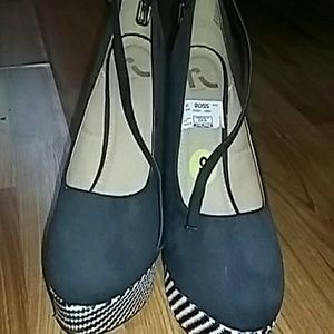 Striped Black Wedges